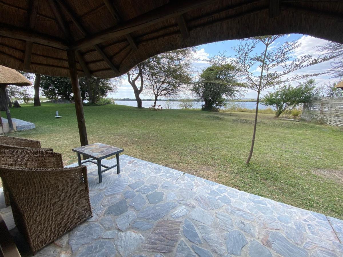 Big 5 Toro Lodge Касане Екстер'єр фото