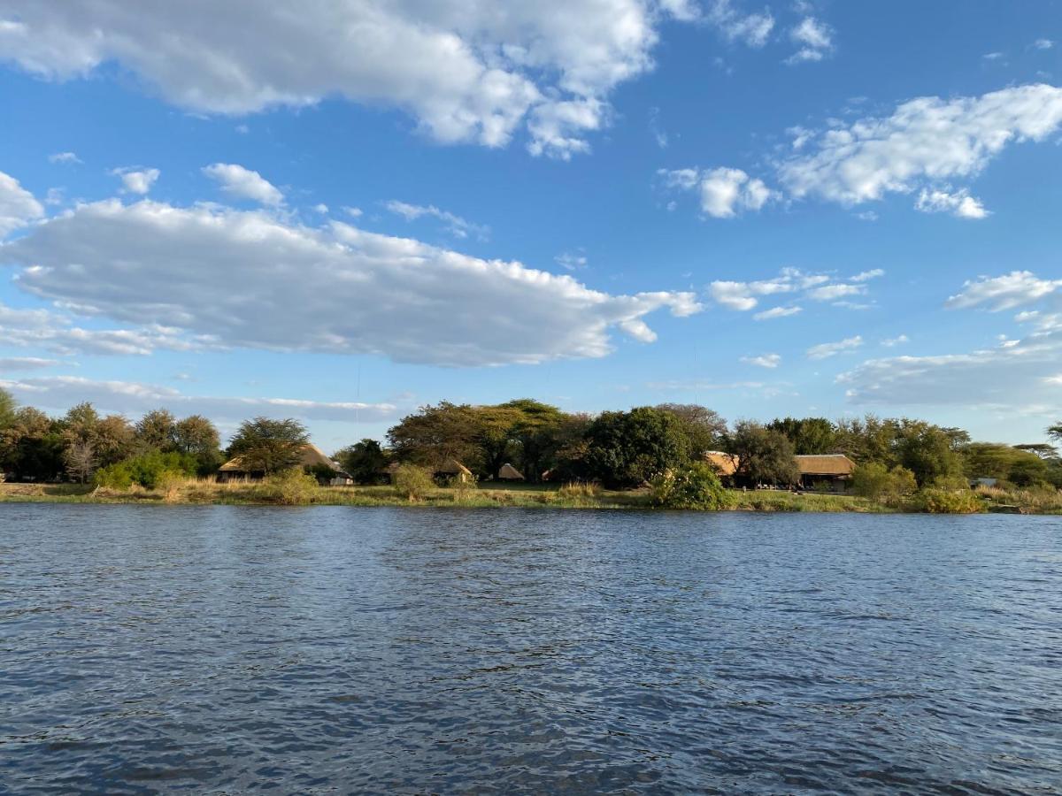 Big 5 Toro Lodge Касане Екстер'єр фото