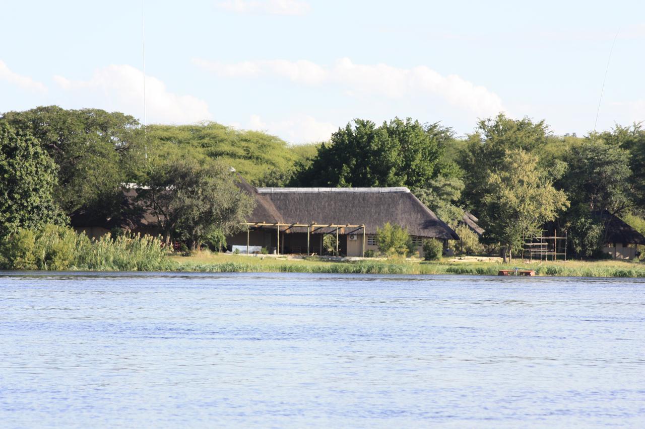 Big 5 Toro Lodge Касане Екстер'єр фото
